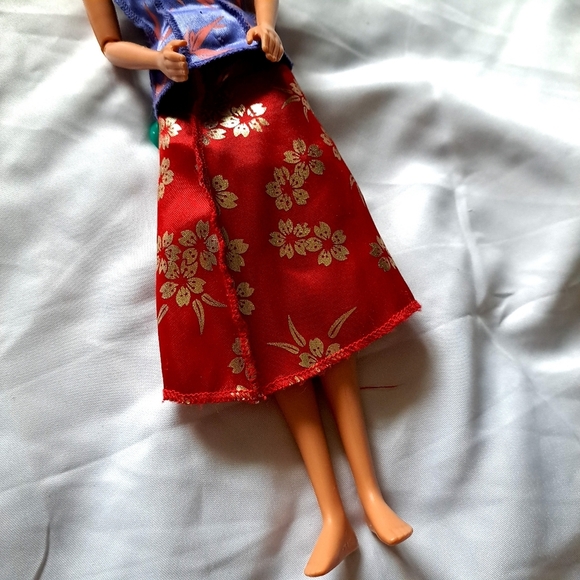 Disney | Mulan barbie doll with clothes & accessorie 1993 Mattel *Damaged* - Picture 7 of 16